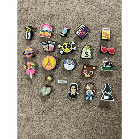 20 Jibbitz Lot Graduation Bear Shoe Charm, Weds Adams Family,  Peace Sign Heart - Picture 1 of 9